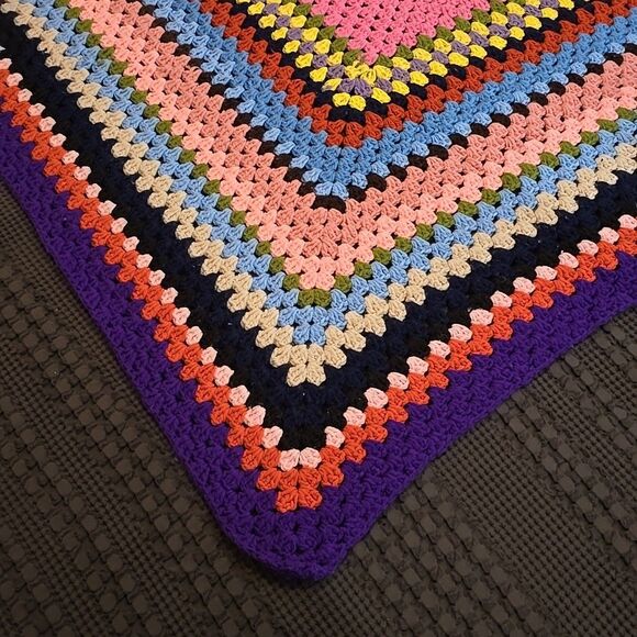 VTG Crochet Colorful Afghan Blanket 79x49in Pink Bed Throw Shell Stitch Handmade - Picture 4 of 10